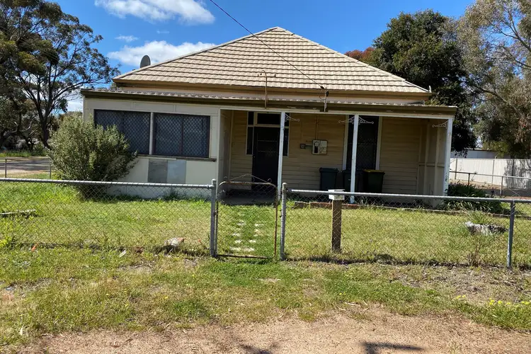 15 Bokarup Street, Katanning WA 6317