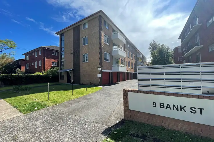 7/9 Bank Street, Meadowbank NSW 2114