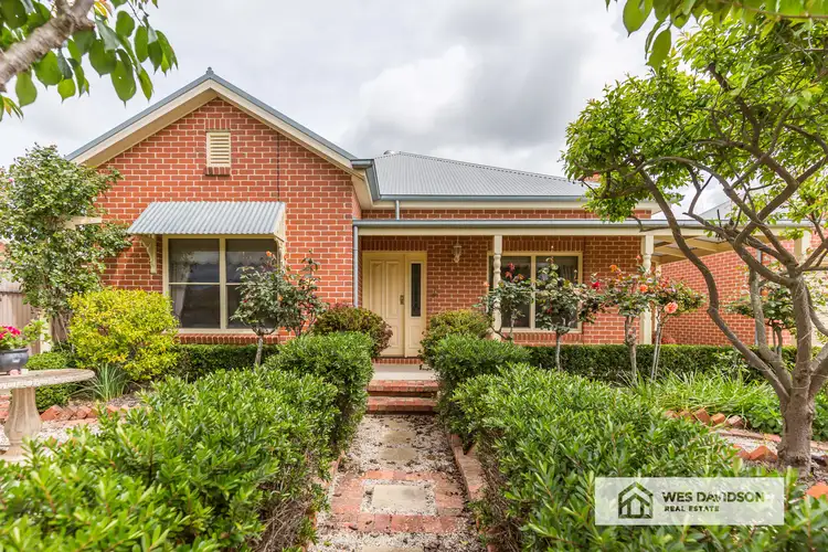 17 Knowles Street, Horsham VIC 3400
