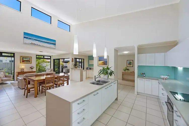 16 Airlie Crescent, Pelican Waters QLD 4551