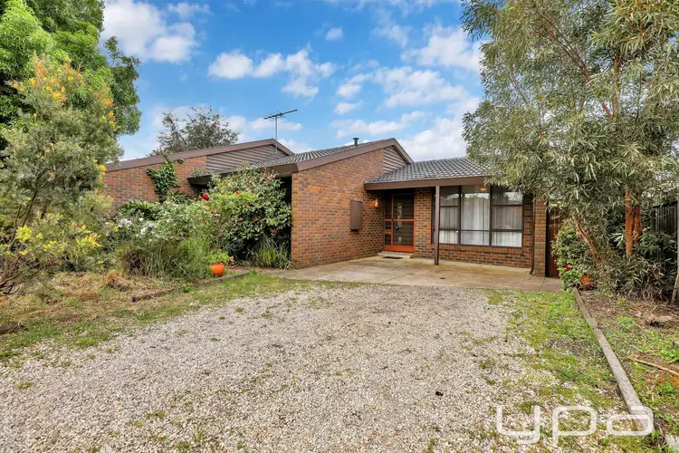 4 Eurora Court, Taylors Lakes VIC 3038