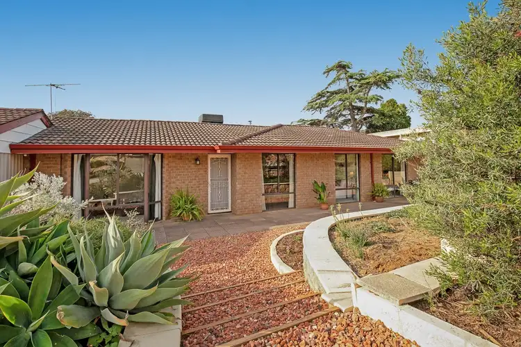 Second view of Homely house listing, 32 Onyx Road, Mount Richon WA 6112