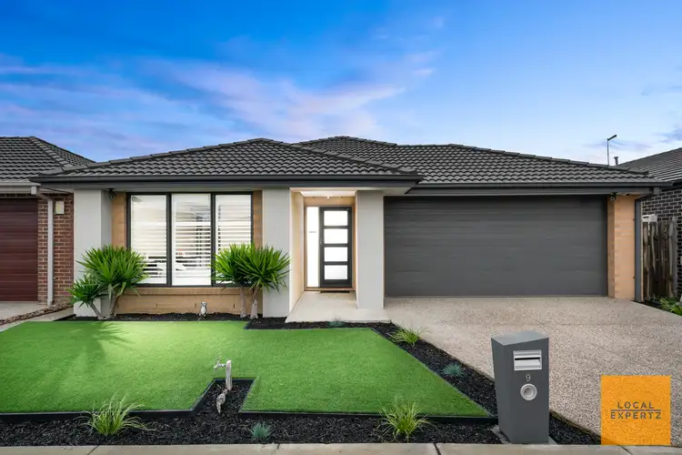 9 Bloom Avenue, Kurunjang VIC 3337