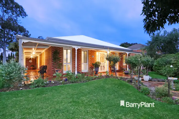 1 Brooklyn Bay Close, Rowville VIC 3178
