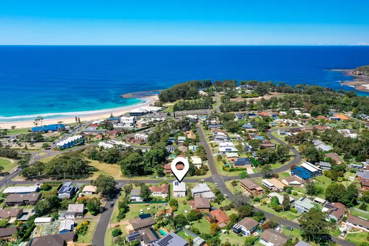 9 Davies Street, Mollymook NSW 2539