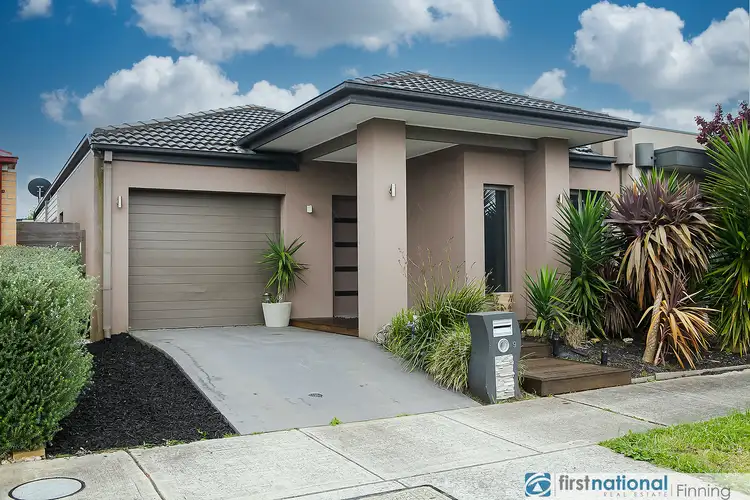 9 Dellinea Street, Cranbourne North VIC 3977