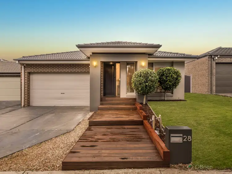 28 Spearwood Rise, Cranbourne West VIC 3977