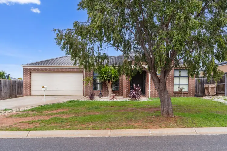 15 Dewar Crescent, Maddingley VIC 3340