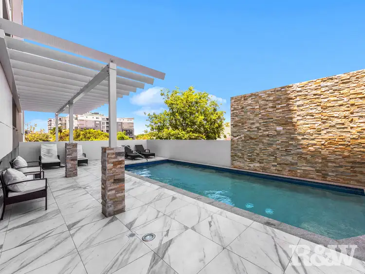 203/70 Carl Street, Woolloongabba QLD 4102