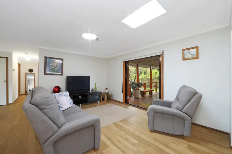 Fifth view of Homely house listing, 8 Darnley Court, Rowville VIC 3178