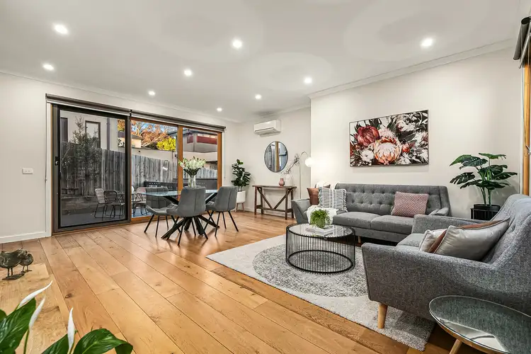 2/10 Whittens Lane, Doncaster VIC 3108