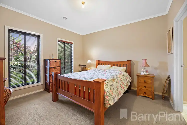 Fifth view of Homely house listing, 8 Lyndhurst Square, Drouin VIC 3818