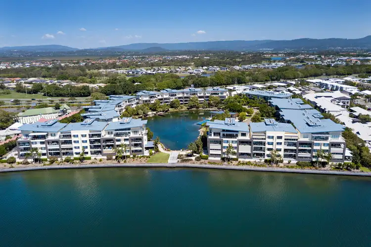 222/3 Pendraat Parade, Hope Island QLD 4212