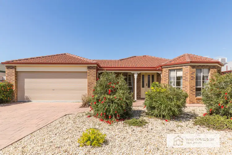 27 Mardon Drive, Horsham VIC 3400