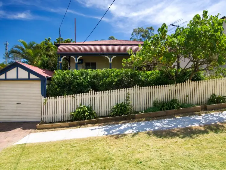 2 Broadway Street, Red Hill QLD 4059