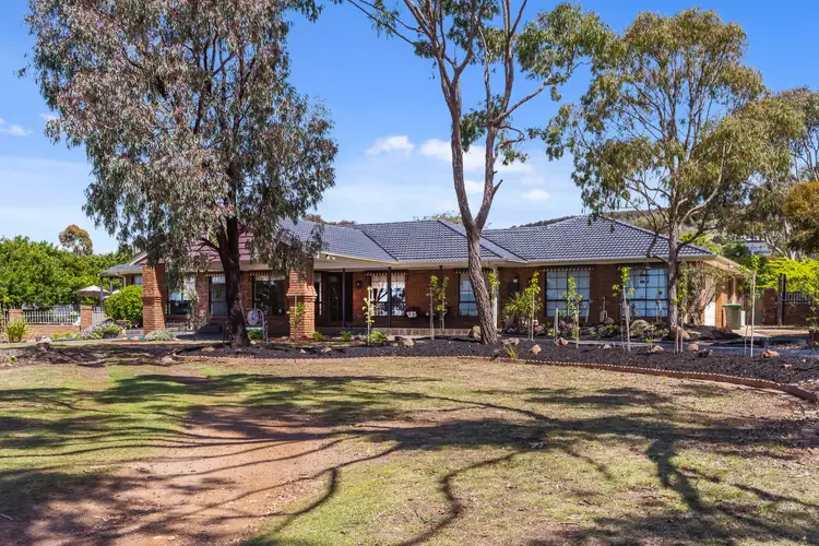 1 Akers Court, Darley VIC 3340