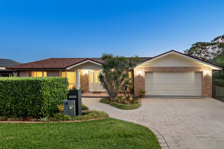18 Grovelake Close, Eleebana NSW 2282