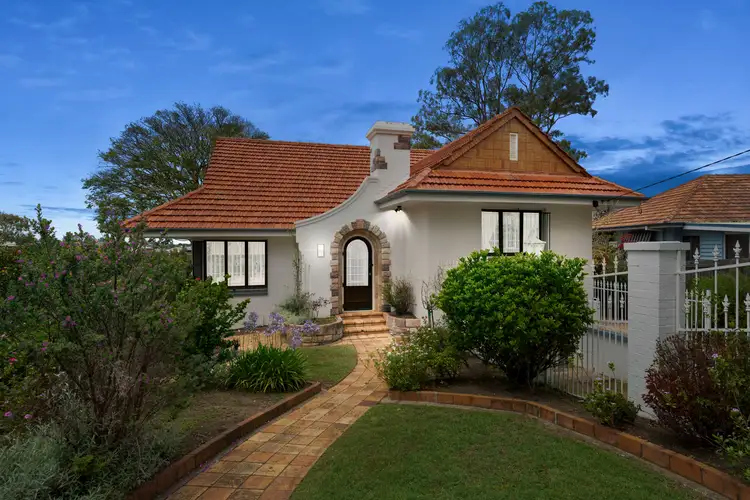 6 Sector Street, Coorparoo QLD 4151