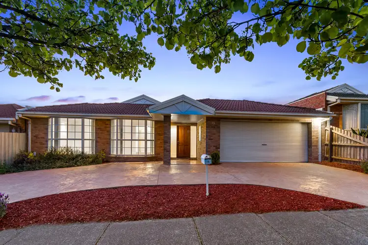 15 Newcombe Drive, St Albans VIC 3021