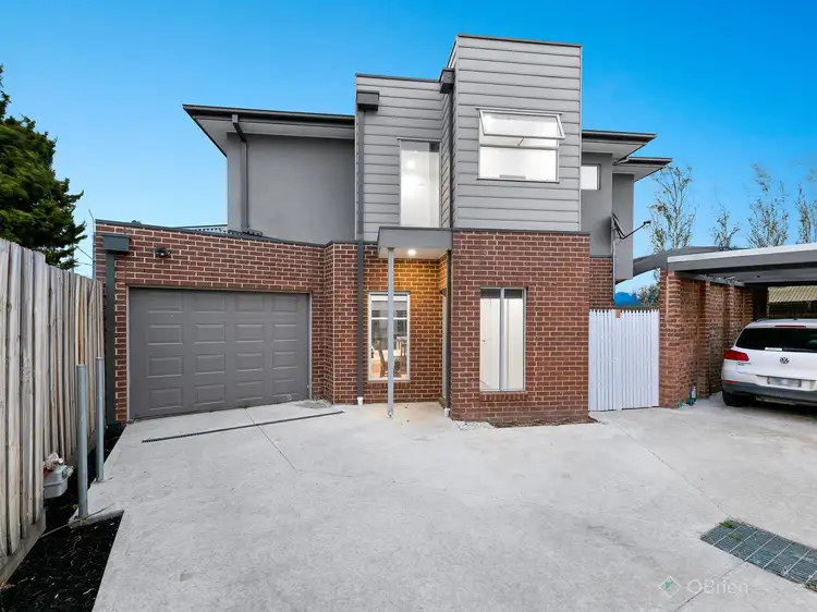 2/4 Haven Court, Cranbourne VIC 3977