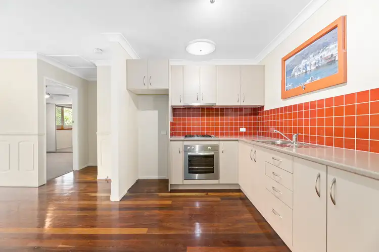 3/8 Ames Street, Coorparoo QLD 4151