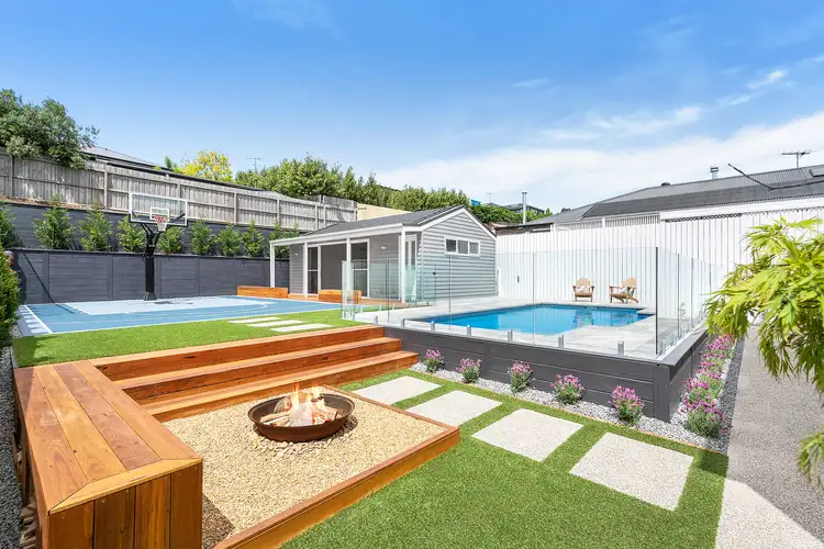 29 Highpoint Crescent, Highton VIC 3216