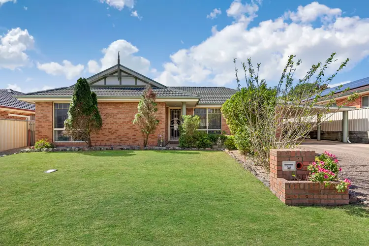 32 Flamingo Drive, Cameron Park NSW 2285