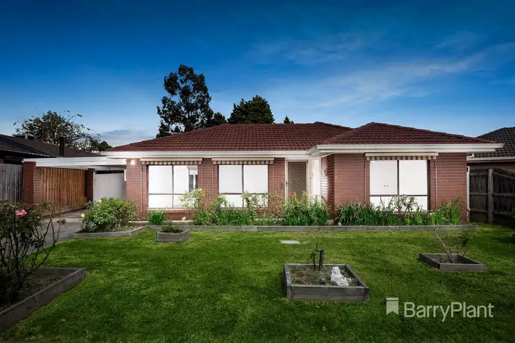 15 Fairwyn Close, Mill Park VIC 3082