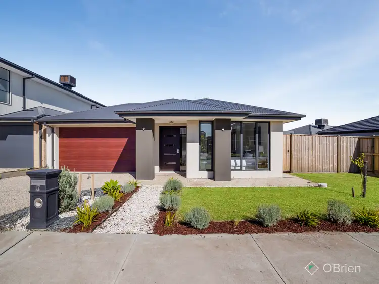 17 Cilroy Crescent, Cranbourne South VIC 3977