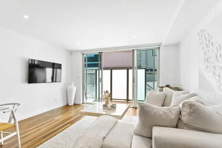 Sixth view of Homely apartment listing, 2/25-27 Nepean Highway, Aspendale VIC 3195
