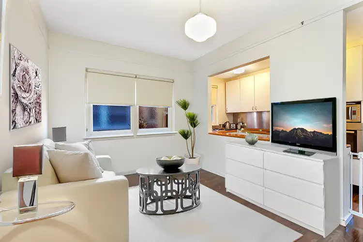 Main view of Homely apartment listing, 2/6 Bradly Avenue, Kirribilli NSW 2061