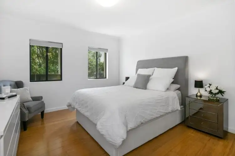 Second view of Homely unit listing, 5/11-13 Sturdee Parade, Dee Why NSW 2099