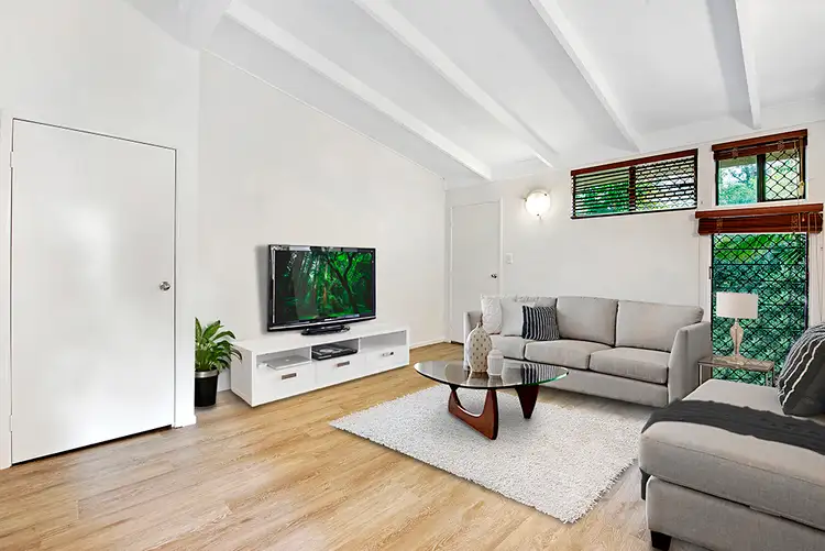 2/33 Saverin Road, Eagleby QLD 4207