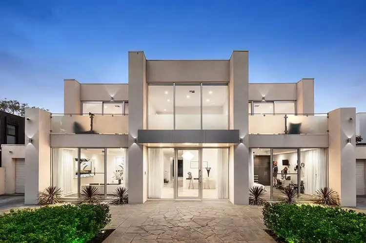 1 Holmwood Avenue, Brighton VIC 3186