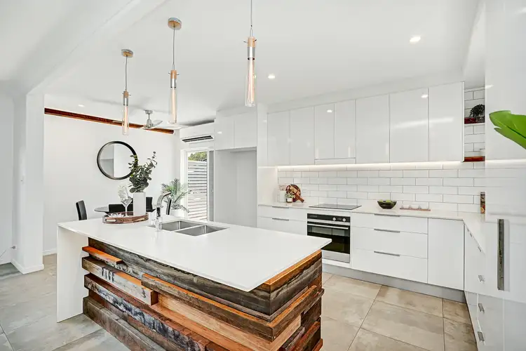 17 Rogers Close, Whitfield QLD 4870