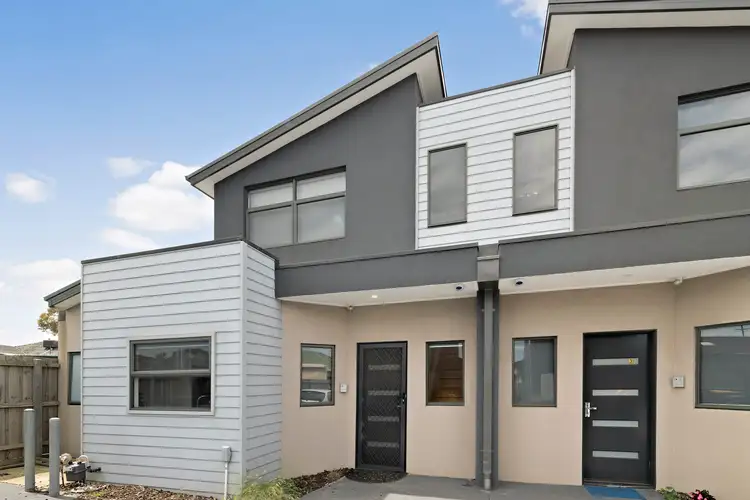 2/12 Dryandra Avenue, Epping VIC 3076