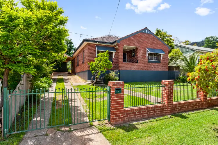 10 Douglas Avenue, Tamworth NSW 2340