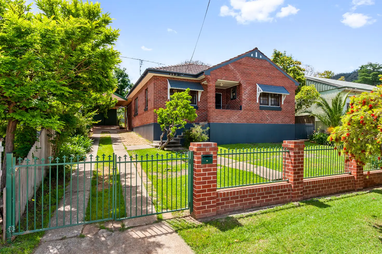 Main view of Homely house listing, 10 Douglas Avenue, Tamworth NSW 2340