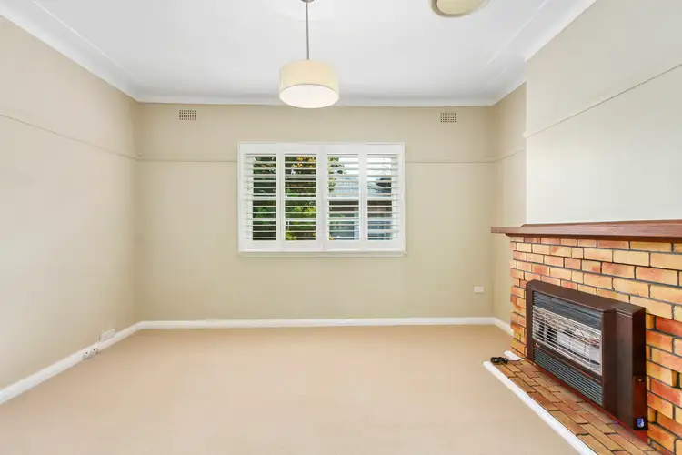 Second view of Homely house listing, 10 Douglas Avenue, Tamworth NSW 2340