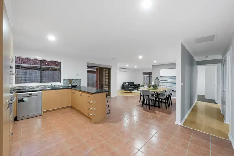 Fourth view of Homely house listing, 8 Pimelea Way, Hillside VIC 3037