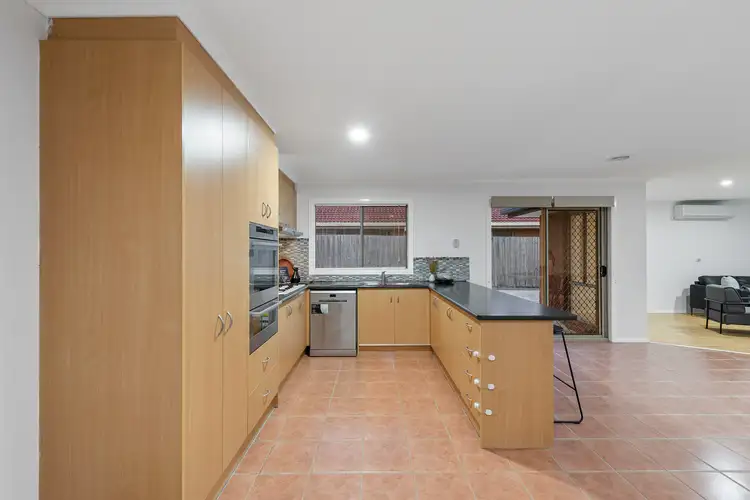 Sixth view of Homely house listing, 8 Pimelea Way, Hillside VIC 3037