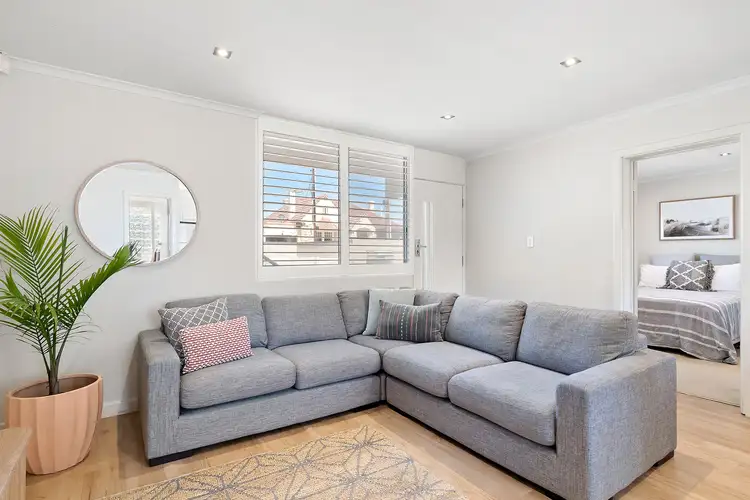 4/8 Marine Street