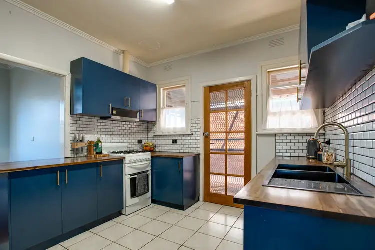 Fifth view of Homely apartment listing, 1/1013 Wewak Street, North Albury NSW 2640