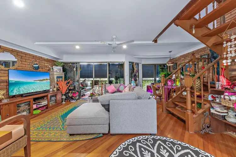 2/3 Beach Road, Cannonvale QLD 4802
