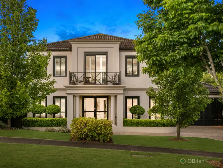 8 Lawton Grove, Berwick VIC 3806