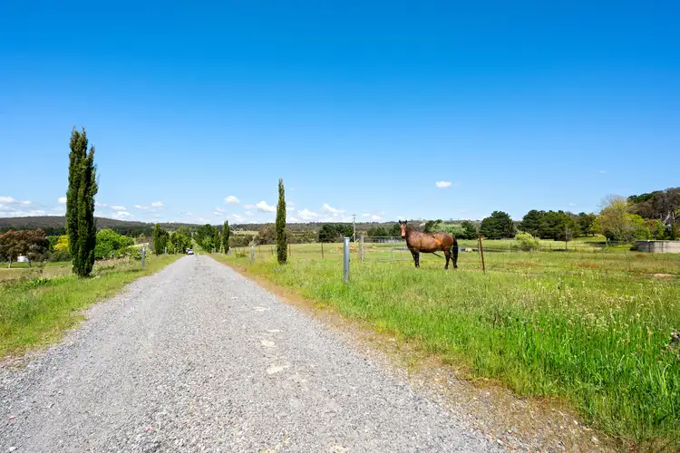329 Weeroona Drive, Wamboin NSW 2620
