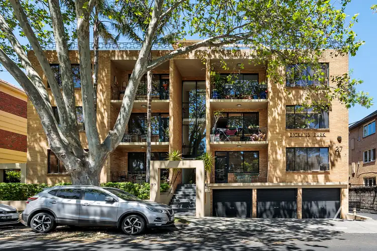 2/27 Dickens Street, Elwood VIC 3184