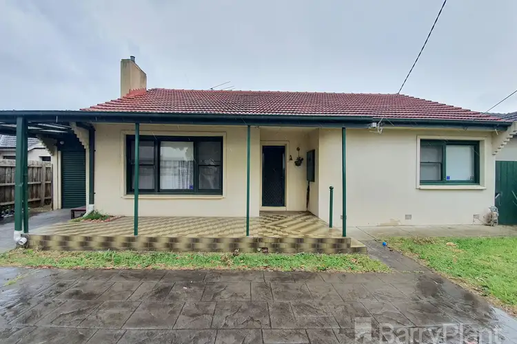 7 Wallace Avenue, Dandenong VIC 3175