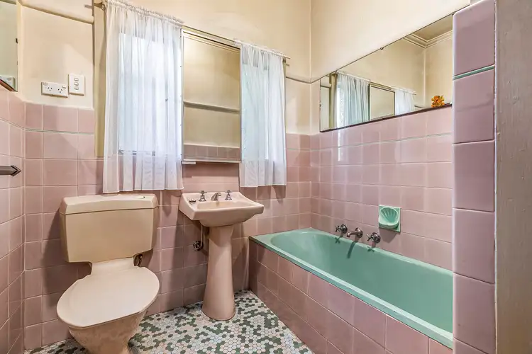 Sixth view of Homely house listing, 25 Hillsyde Parade, Strathmore VIC 3041