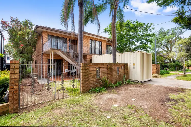 37 Forest Road